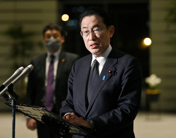 Nhật Bản gia hạn biện pháp chống COVID-19 cho 13 tỉnh thành thêm 3 tuần - Ảnh 1.