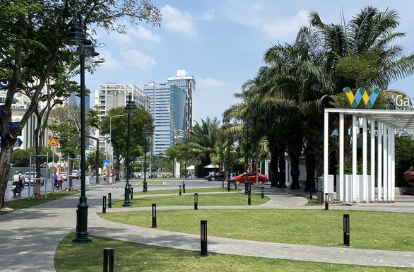 Công viên bến Bạch Đằng: Rất đẹp nhưng hơi ít cây, nắng lên là nóng quá - Ảnh 3. Công viên bến Bạch Đằng: Rất đẹp nhưng hơi ít cây, nắng lên là nóng quá - Ảnh 3.