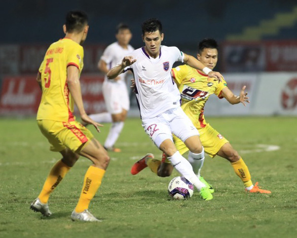 Vòng 2 V-League 2022: Tiến Linh lên tiếng, B. Bình Dương có 3 điểm - Ảnh 1.