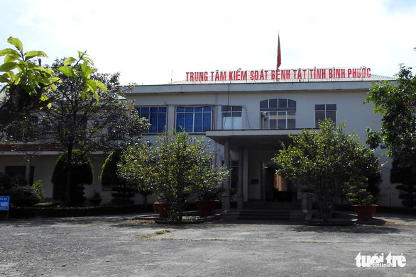 Vụ xin nộp lại quà của Việt Á: Cách hết chức vụ trong Đảng của giám đốc CDC Bình Phước - Ảnh 2.