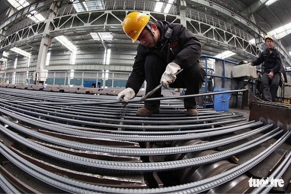 10 ngày, thép 3 lần tăng giá - Ảnh 1. 10 ngày, thép 3 lần tăng giá - Ảnh 1.