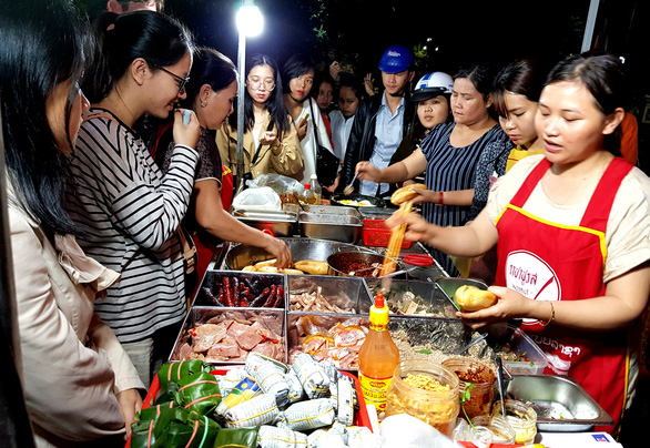 Bánh mì Việt ký sự - Kỳ 10: Ổ bánh nhỏ như bàn tay con gái - Ảnh 2.