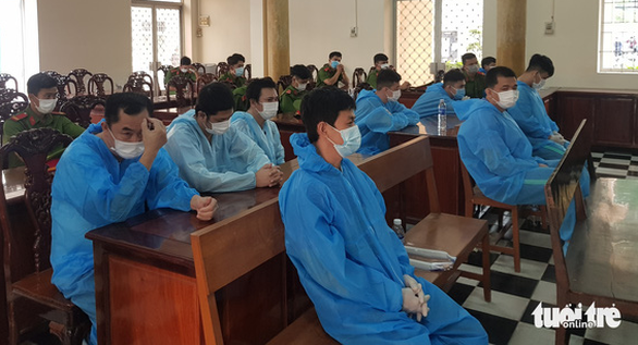 Xét xử Nguyễn Ngọc Thuận và 42 đàn em trong vụ sòng gà lớn nhất tại An Giang - Ảnh 2.