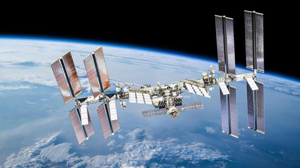 Phi hành gia Mỹ đi tàu vũ trụ Nga về Trái đất trong lúc quan hệ hai nước căng thẳng - Ảnh 1.