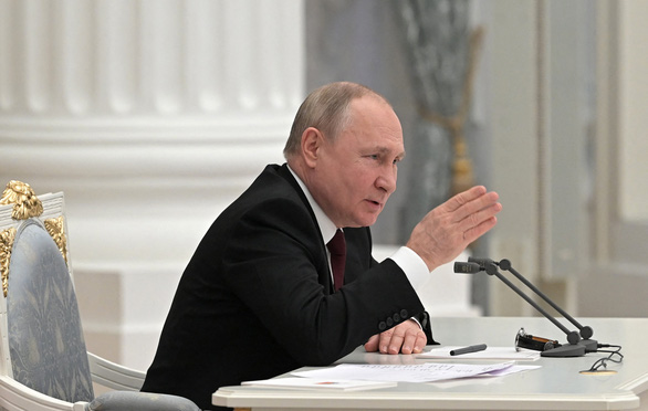 Tổng thống Putin: Nga đảm bảo không làm tổn hại dân thường - Ảnh 1.