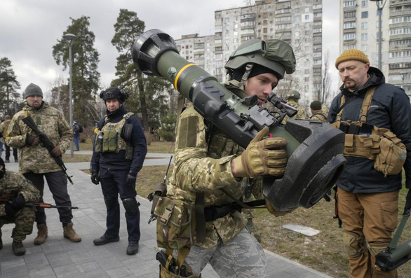 Ukraine kêu gọi Trung Quốc lên án Nga - Ảnh 1.