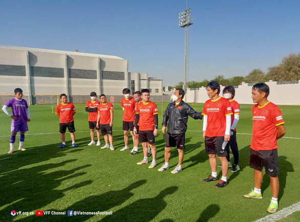 U23 Việt Nam tập buổi đầu tiên tại UAE, chờ đấu U23 Iraq và U23 Croatia - Ảnh 1.