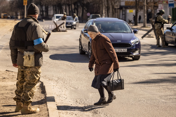 ĐỌC NHANH 22-3: Ukraine nỗ lực sơ tán dân thường tại các vùng giao tranh - Ảnh 5.