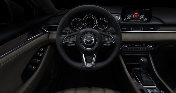 Mazda6 giảm giá sâu tại đại lý, chỉ còn từ 744 triệu đồng, cố bám đuổi Toyota Camry - Ảnh 3.