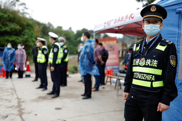 Sau thảm kịch rơi máy bay, nhiều người Trung Quốc hủy vé hoàn tiền - Tuổi Trẻ
