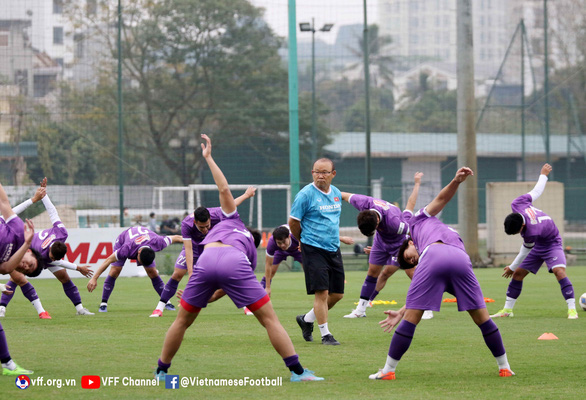 V-League nghỉ 4 tháng để phục vụ các đội tuyển: Vô lý! - Ảnh 1.