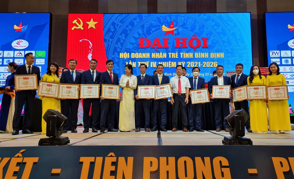 Anh Vũ Hồng Quân được bầu Chủ tịch Hội Doanh nhân trẻ tỉnh Bình Định - Ảnh 2.