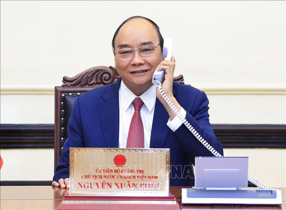 Chủ tịch nước Nguyễn Xuân Phúc điện đàm với Tổng thống đắc cử Hàn Quốc - Ảnh 1.