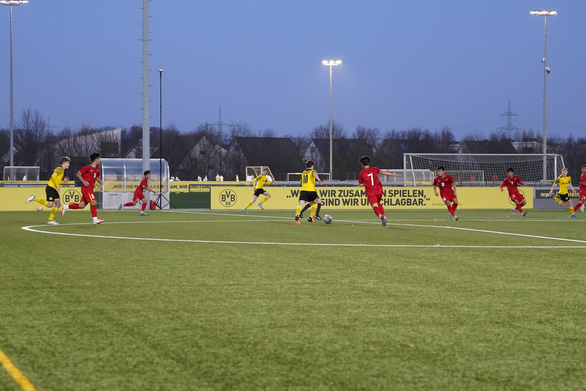 Tuyển U17 Việt Nam hòa 2-2 trước chủ nhà U16 Borussia Dortmund - Ảnh 2.