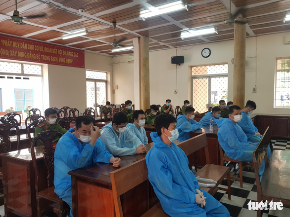 Phạt tù Nguyễn Ngọc Thuận và 42 đàn em vụ sòng gà lớn nhất tỉnh An Giang - Ảnh 2.