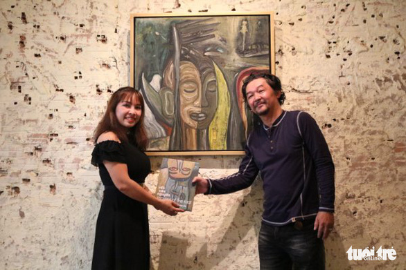 Huỳnh Lê Nhật Tấn ra mắt sách và triển lãm tranh Vết căn nguyên - Ảnh 2.