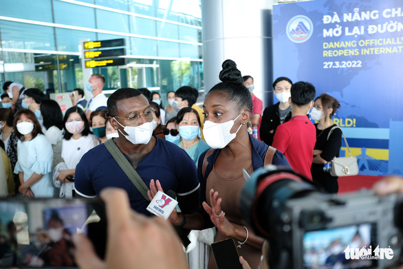 Những du khách quốc tế đầu tiên đã trở lại Đà Nẵng qua đường hàng không - Ảnh 3.