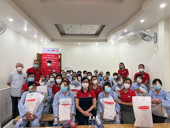 Nhiều bệnh nhân nghèo được Dai-ichi Life Việt Nam tài trợ miễn phí phẫu thuật phục hồi thị lực - Ảnh 2.