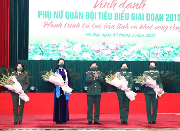 Bộ Quốc phòng vinh danh 378 phụ nữ quân đội tiêu biểu - Ảnh 1. Bộ Quốc phòng vinh danh 378 phụ nữ quân đội tiêu biểu - Ảnh 1.