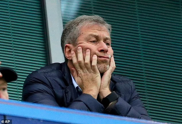 Tỉ phú Abramovich chính thức rao bán Chelsea - Ảnh 1.