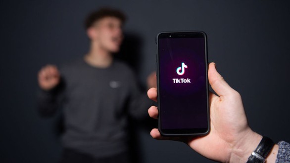 8 bang của Mỹ điều tra về tác hại của TikTok với giới trẻ - Ảnh 1. 8 bang của Mỹ điều tra về tác hại của TikTok với giới trẻ - Ảnh 1.