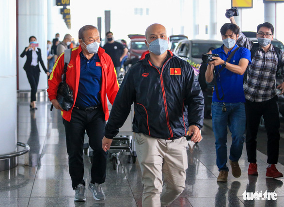 Tuyển Việt Nam trở về từ Nhật Bản, khép lại vòng loại World Cup 2022 - Ảnh 1.