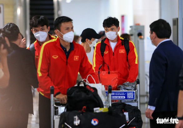 Tuyển Việt Nam trở về từ Nhật Bản, khép lại vòng loại World Cup 2022 - Ảnh 3.