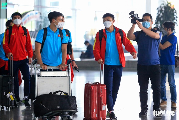 Tuyển Việt Nam trở về từ Nhật Bản, khép lại vòng loại World Cup 2022 - Ảnh 4. Tuyển Việt Nam trở về từ Nhật Bản, khép lại vòng loại World Cup 2022 - Ảnh 4.
