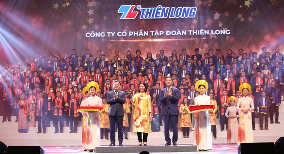 Tổng doanh thu 200 Sao vàng đất Việt đạt trên 747.000 tỉ đồng - Ảnh 2.