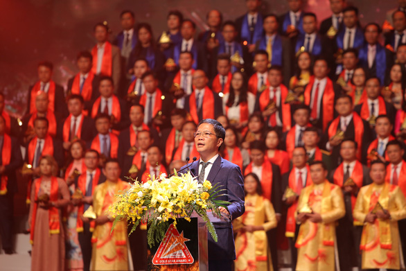 Tổng doanh thu 200 Sao vàng đất Việt đạt trên 747.000 tỉ đồng - Ảnh 1.