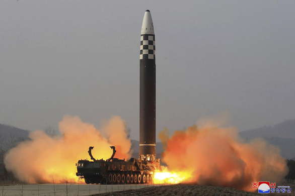 Hàn Quốc nghi Triều Tiên không phóng thử tên lửa quái vật Hwasong-17 như công bố - Ảnh 1.
