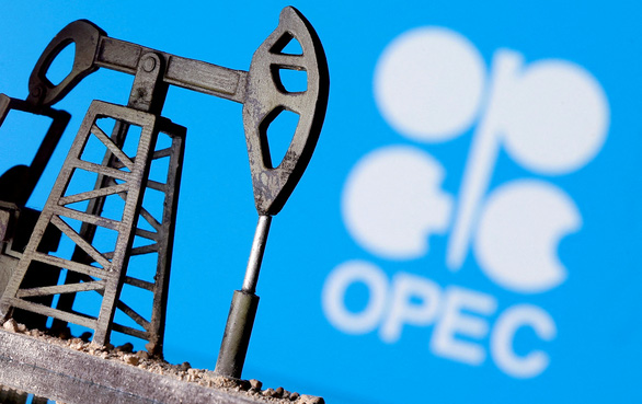 OPEC+ nhất trí chỉ tăng nhẹ sản lượng dầu thô, phớt lờ mong muốn của phương Tây - Ảnh 1.