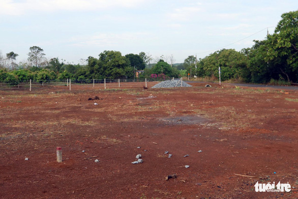 Xử phạt công ty địa ốc 100 triệu đồng liên quan clip giành giựt chốt cọc đất ở Bình Phước - Ảnh 3.