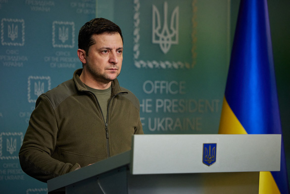 Tổng thống Ukraine muốn sơ tán dân thường trước, đàm phán với Nga sau - Ảnh 1.