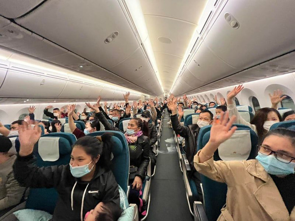 Chuyến bay đầu tiên đón công dân Việt Nam tại Ukraine sắp về Nội Bài - Ảnh 5.