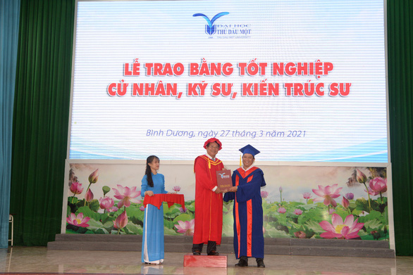 Trường đại học Thủ Dầu Một nhận hồ sơ xét tuyển học bạ từ ngày 8-3-2022 - Ảnh 1.