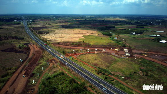 Cao tốc Dầu Giây - Phan Thiết dần lộ diện - Ảnh 2.