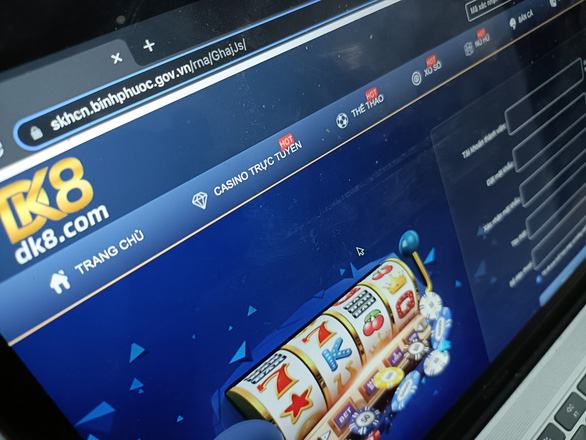 Nhiều website tổ chức, cơ quan nhà nước Việt Nam bị chèn quảng cáo game đánh bài - Ảnh 1.