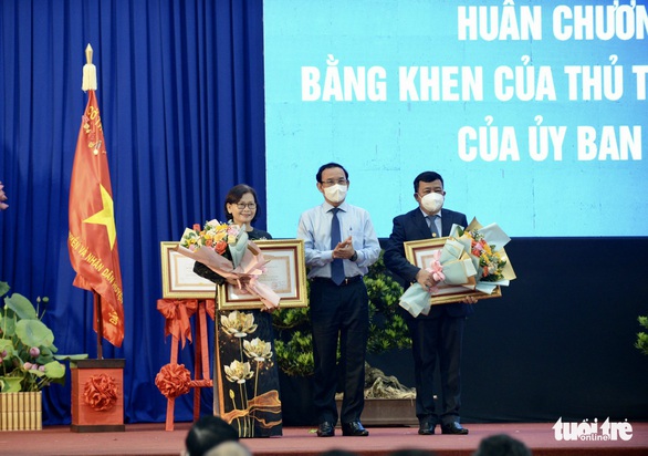 Chủ tịch nước Nguyễn Xuân Phúc tặng Huân chương Lao động cho huyện Củ Chi, TP.HCM - Ảnh 3. Chủ tịch nước Nguyễn Xuân Phúc tặng Huân chương Lao động cho huyện Củ Chi, TP.HCM - Ảnh 3.
