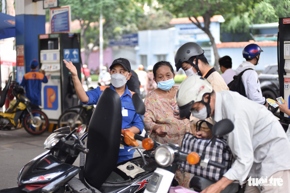 Tin sáng 13-4: Vàng thế giới tăng, trong nước chủ yếu bán ra; xăng tăng nhẹ, có nên bỏ quỹ bình ổn? - Ảnh 3.