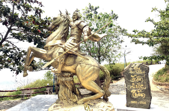 Sẽ thẩm định lại tượng Đức Thánh Trần ở khu du lịch Hồ Mây, Vũng Tàu - Ảnh 1.