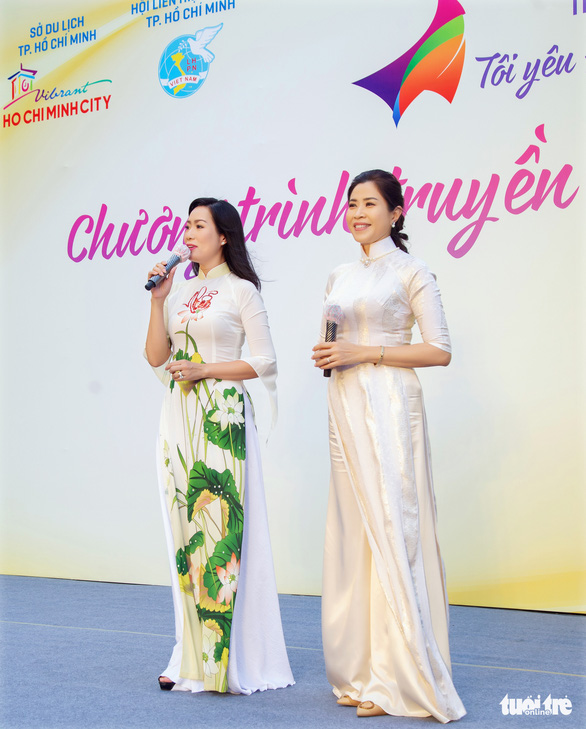 Trịnh Kim Chi, Quỳnh Hoa, Nguyễn Phi Hùng lan tỏa tình yêu áo dài đến sinh viên - Ảnh 7.