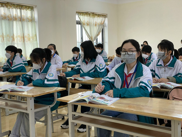 Lấy phiếu khảo sát của học sinh lớp 9 về chọn môn ở chương trình lớp 10 mới - Ảnh 1.