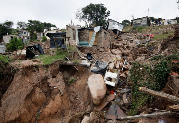 Floods claimed 400 lives in South Africa - Photo 3.