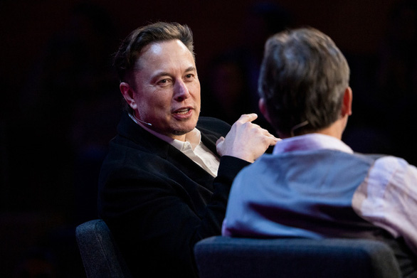 Tỉ phú Elon Musk bị chê thiếu hiểu biết về truyền thông mạng xã hội - Ảnh 1.