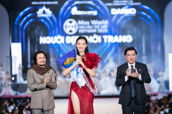 Lộ diện thí sinh đầu tiên vào chung kết Miss World Việt Nam 2022; Bẫy ngọt ngào chiếu tại Mỹ từ 22-4 - Ảnh 2.