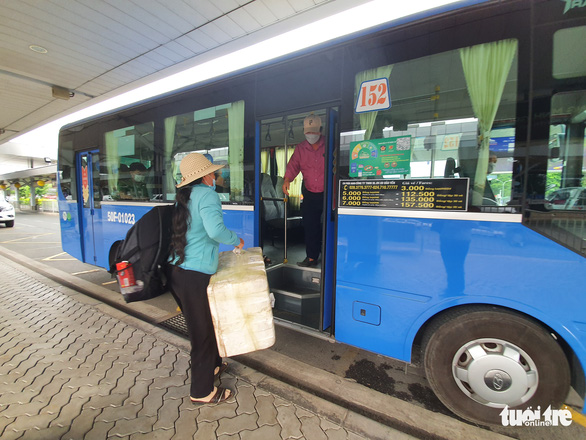 Xe buýt ở sân bay Tân Sơn Nhất: 5.000 đồng/lượt vẫn ít khách - Ảnh 3.