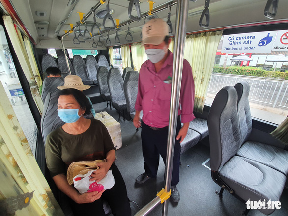 Xe buýt ở sân bay Tân Sơn Nhất: 5.000 đồng/lượt vẫn ít khách - Ảnh 4.