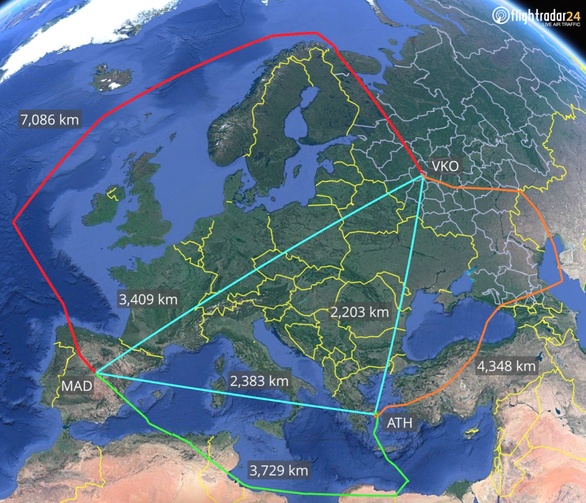 Banned from flying by the EU, Russia had to make a 15,000km flight - Photo 1.