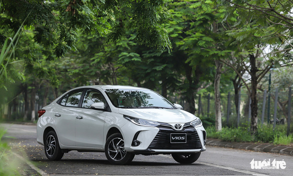 Nhiều xe Toyota tăng giá mạnh từ tháng 5: Raize thêm 20 triệu, Corolla Cross thêm 16 triệu - Ảnh 1.